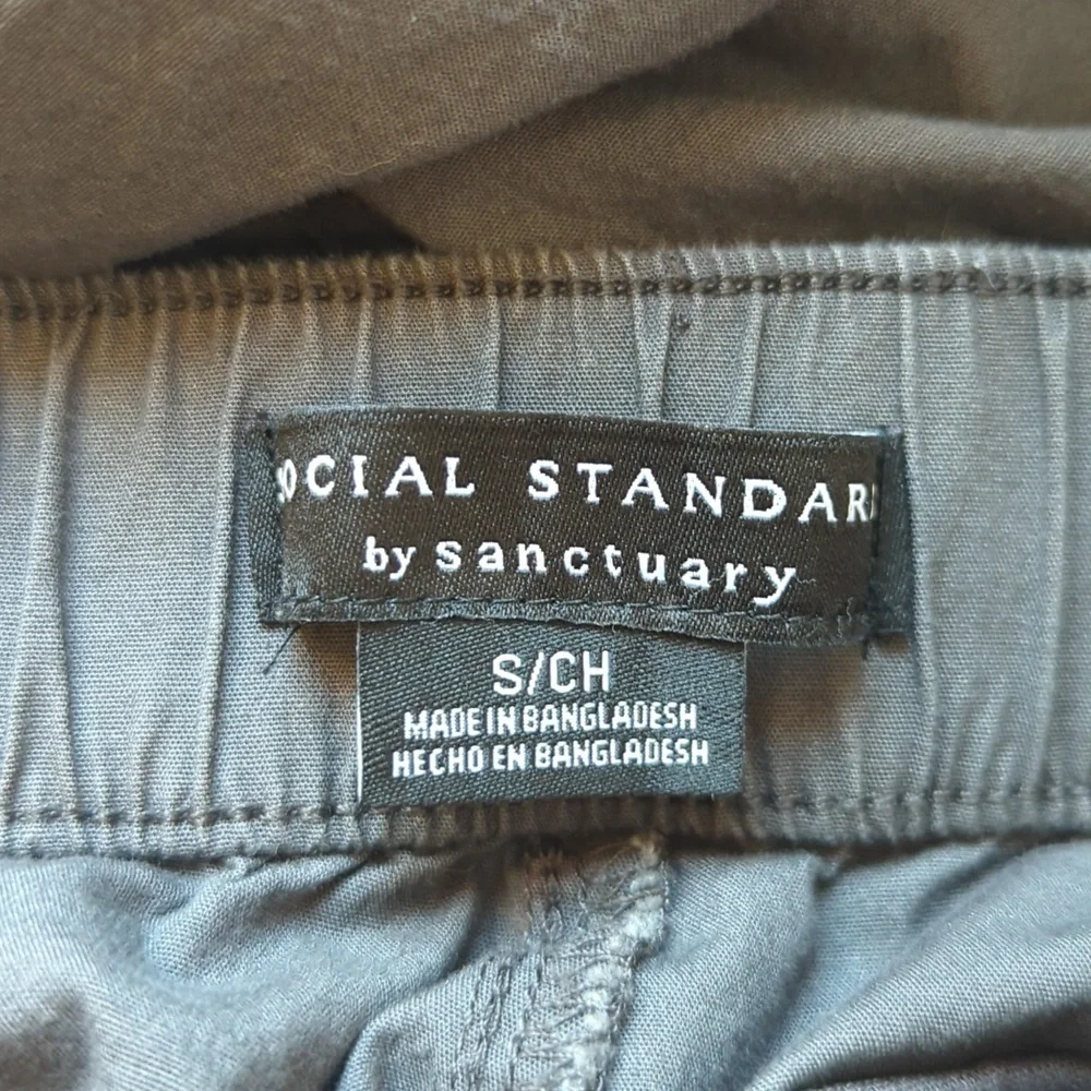 Social Standard By Sanctuary Dark Blue Grey Cargo Capris, Women's Small - Picture 6 of 7
